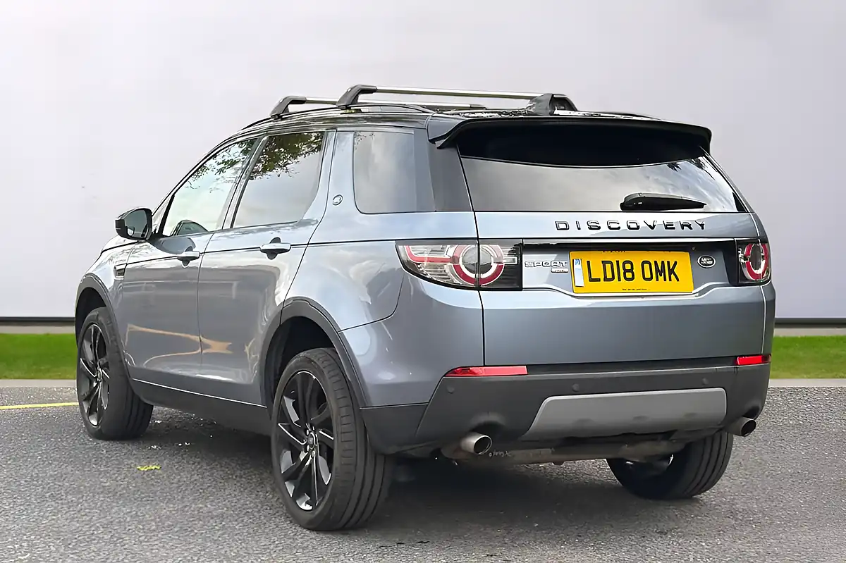 Used 2018 Land Rover Discovery Sport Hse Black Blue - Interior and Exterior details 9