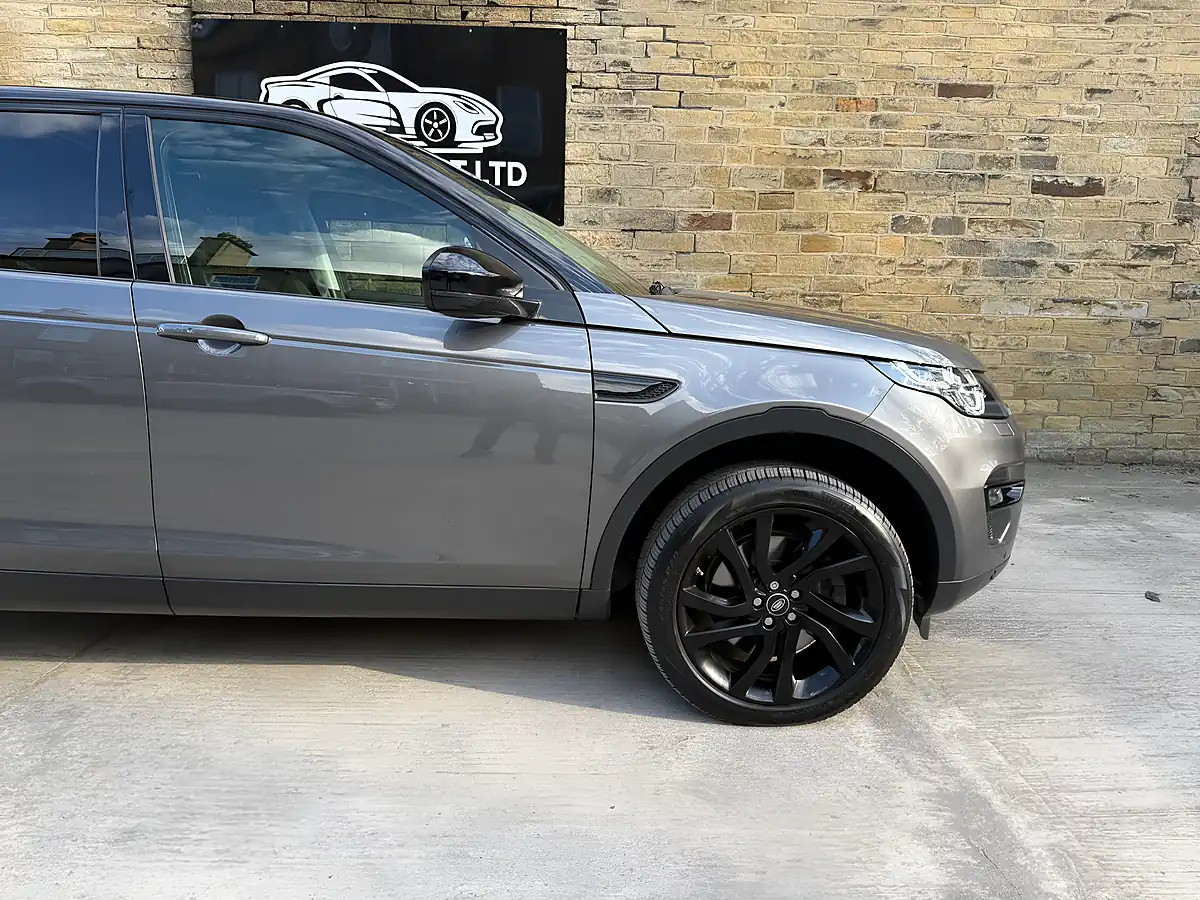 Used 2018 Land Rover Discovery Sport Hse Black Grey - Interior and Exterior details 18