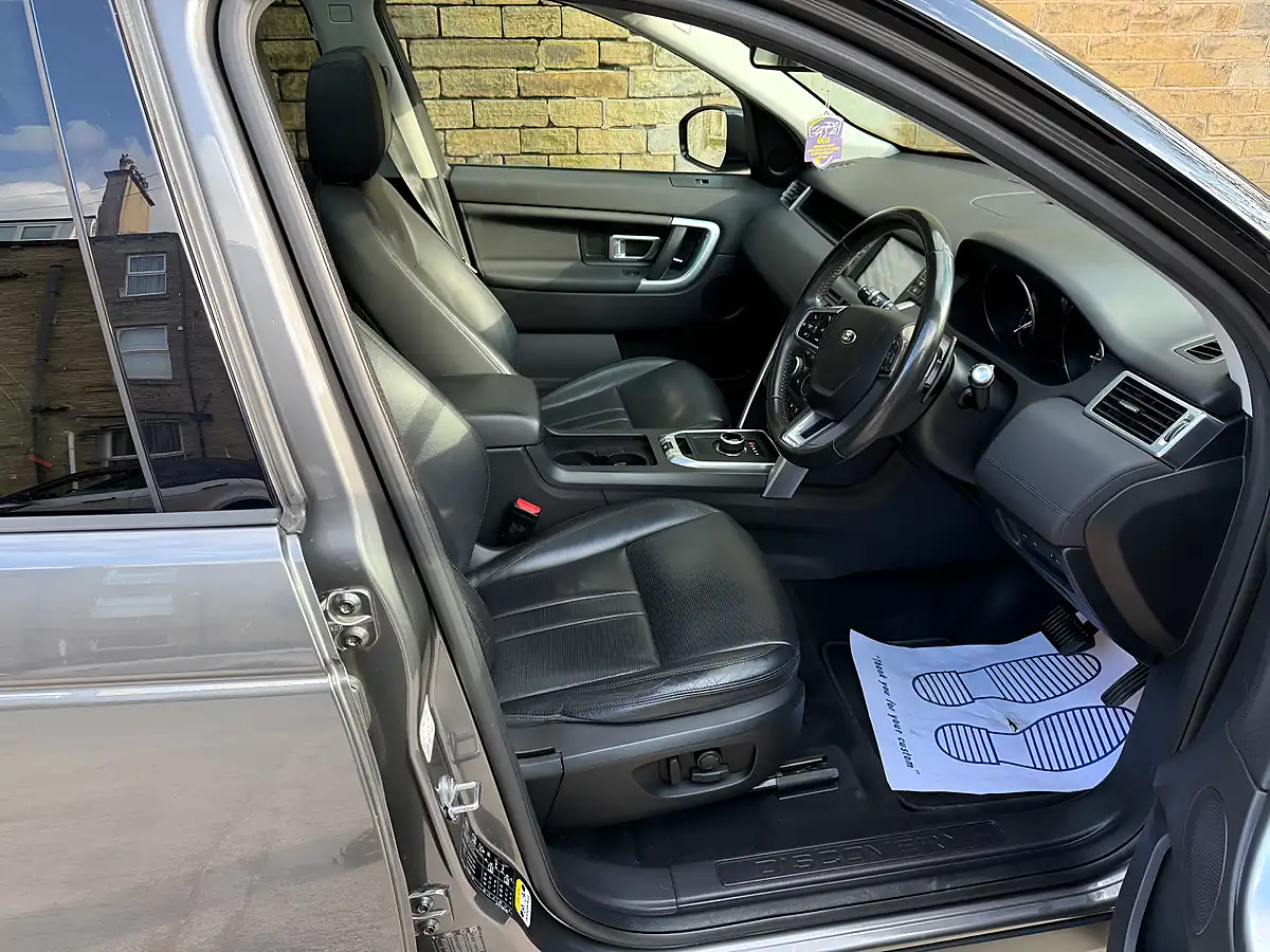 Used 2018 Land Rover Discovery Sport Hse Black Grey - Interior and Exterior details 20