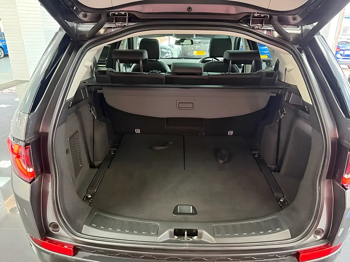 Used 2018 Land Rover Discovery Sport Hse Black Grey - Interior and Exterior details 10