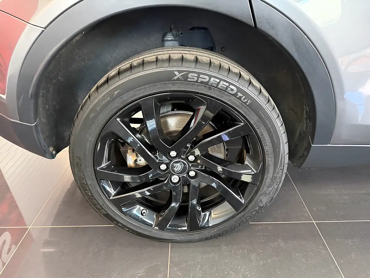Used 2018 Land Rover Discovery Sport Hse Black Grey - Interior and Exterior details 3