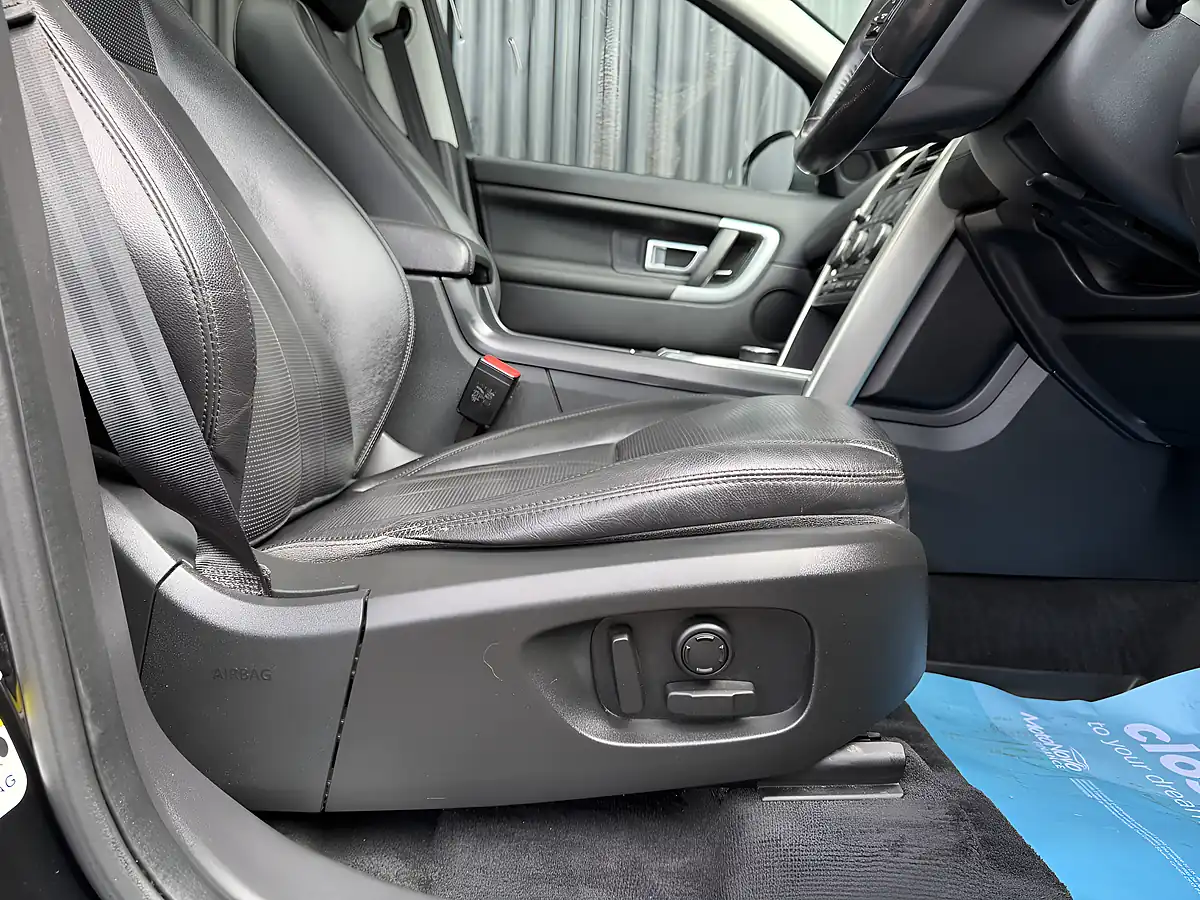 Used 2018 Land Rover Discovery Sport Hse Black - Interior and Exterior details 12