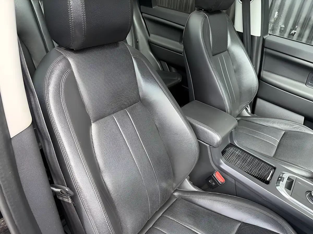 Used 2018 Land Rover Discovery Sport Hse Black - Interior and Exterior details 13