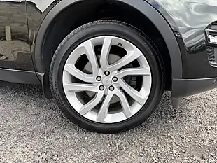 Used 2018 Land Rover Discovery Sport Hse Black - Interior and Exterior details 3