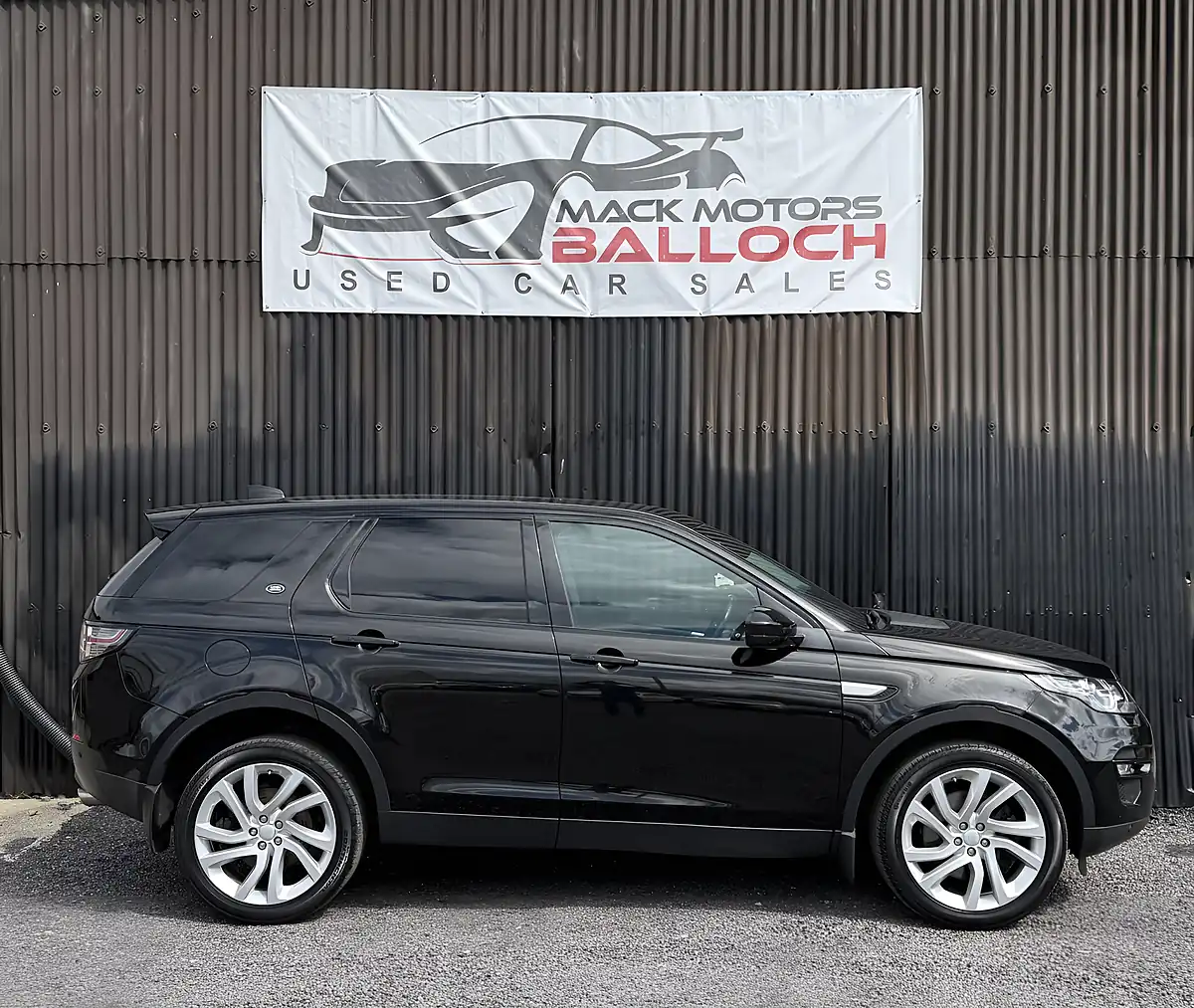 Used 2018 Land Rover Discovery Sport Hse Black - Interior and Exterior details 4