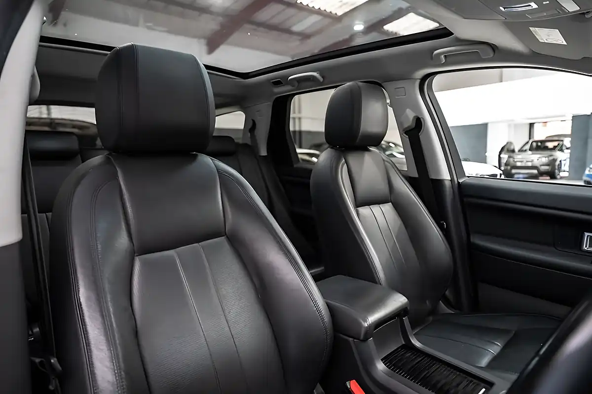Used 2018 Land Rover Discovery Sport Hse Black - Interior and Exterior details 11