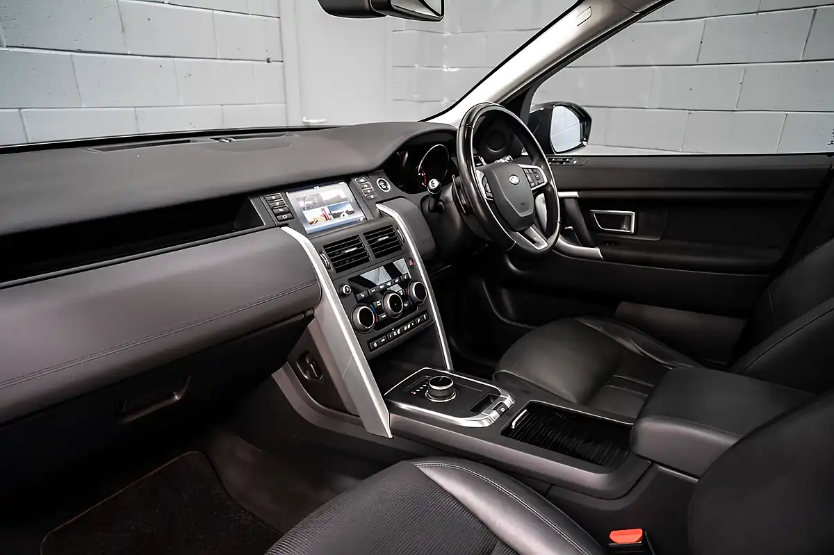 Used 2018 Land Rover Discovery Sport Hse Black - Interior and Exterior details 14