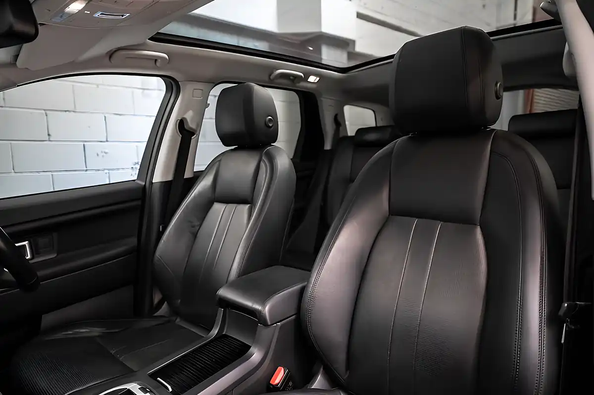 Used 2018 Land Rover Discovery Sport Hse Black - Interior and Exterior details 15
