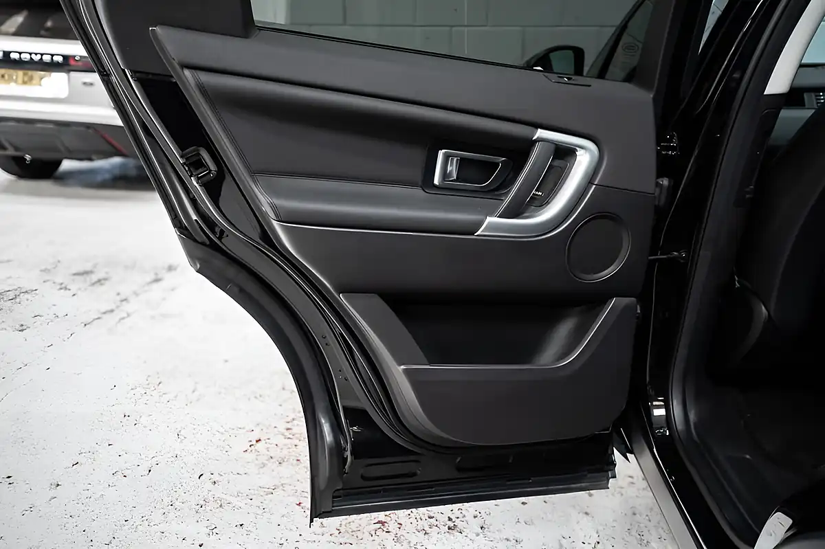 Used 2018 Land Rover Discovery Sport Hse Black - Interior and Exterior details 17