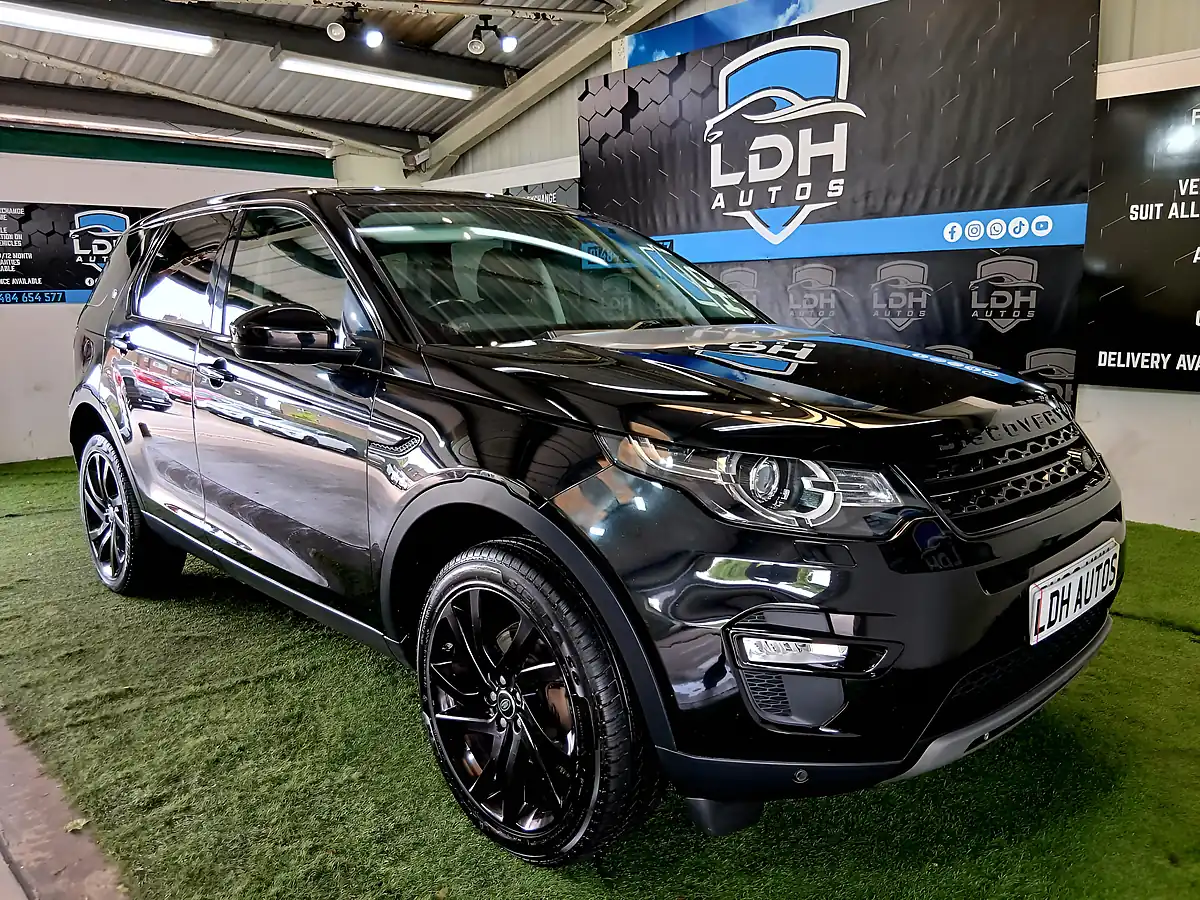 Used 2018 Land Rover Discovery Sport Hse Black - Front View