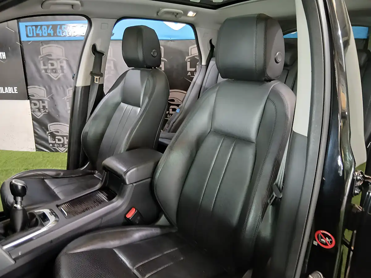 Used 2018 Land Rover Discovery Sport Hse Black - Interior and Exterior details 11