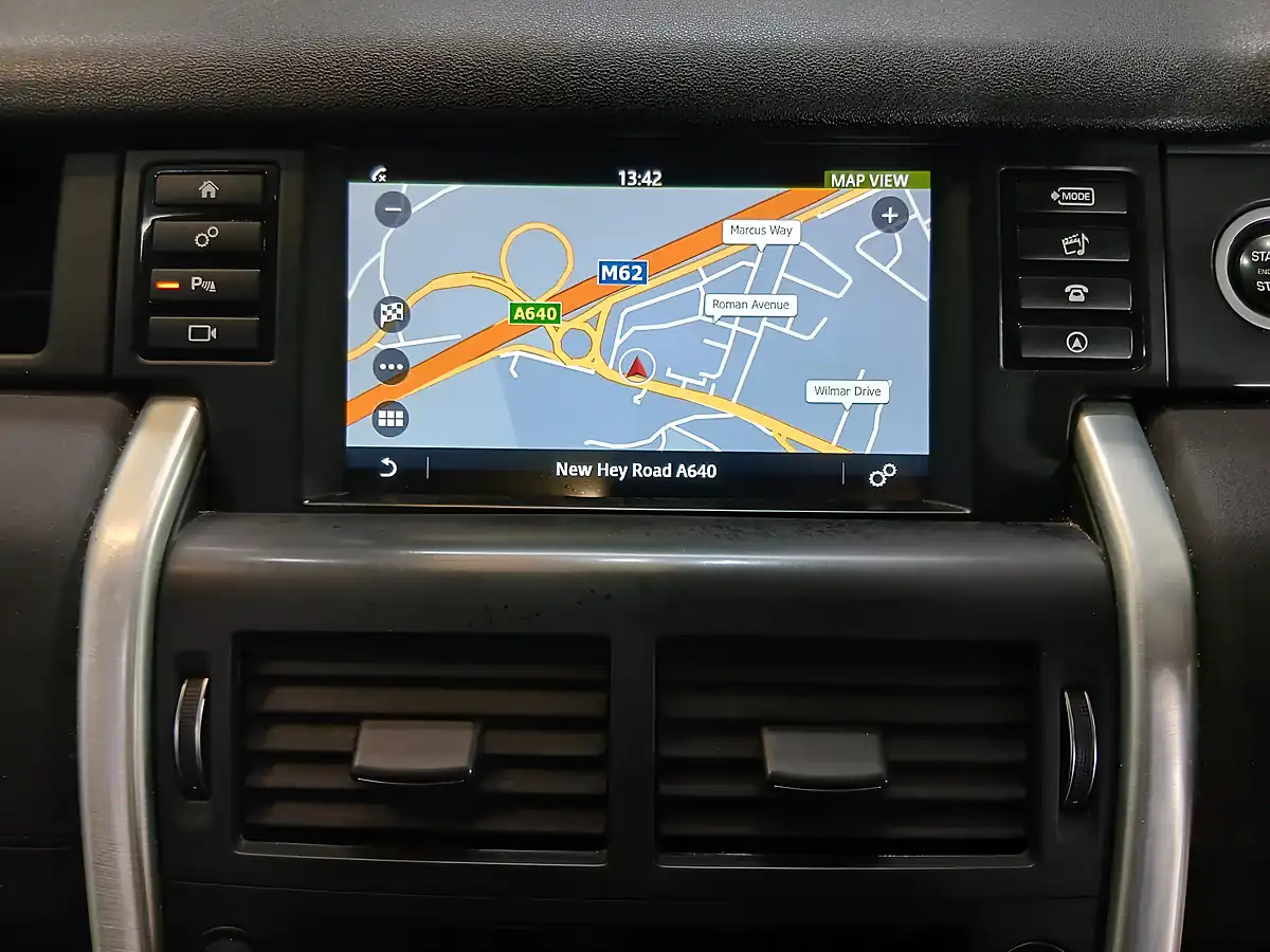 Used 2018 Land Rover Discovery Sport Hse Black - Interior and Exterior details 17