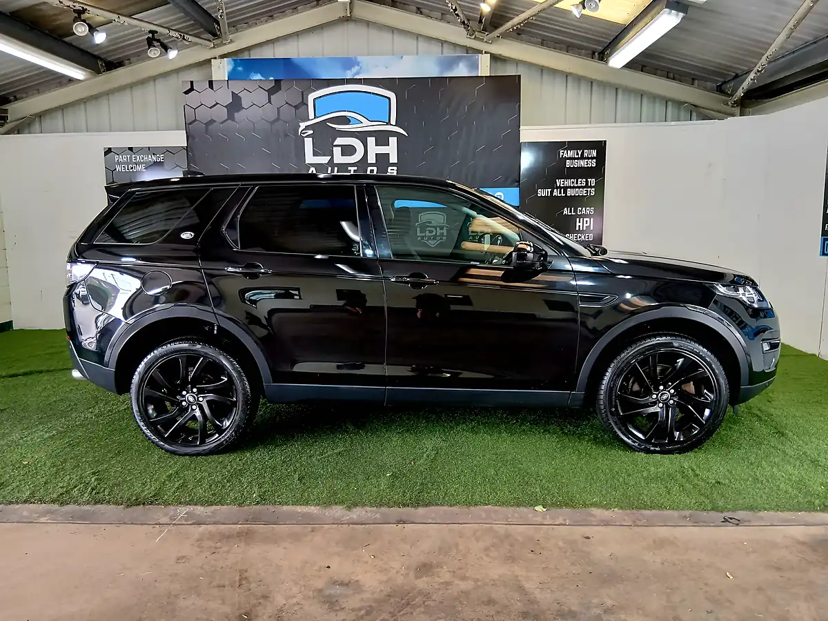 Used 2018 Land Rover Discovery Sport Hse Black - Interior and Exterior details 2