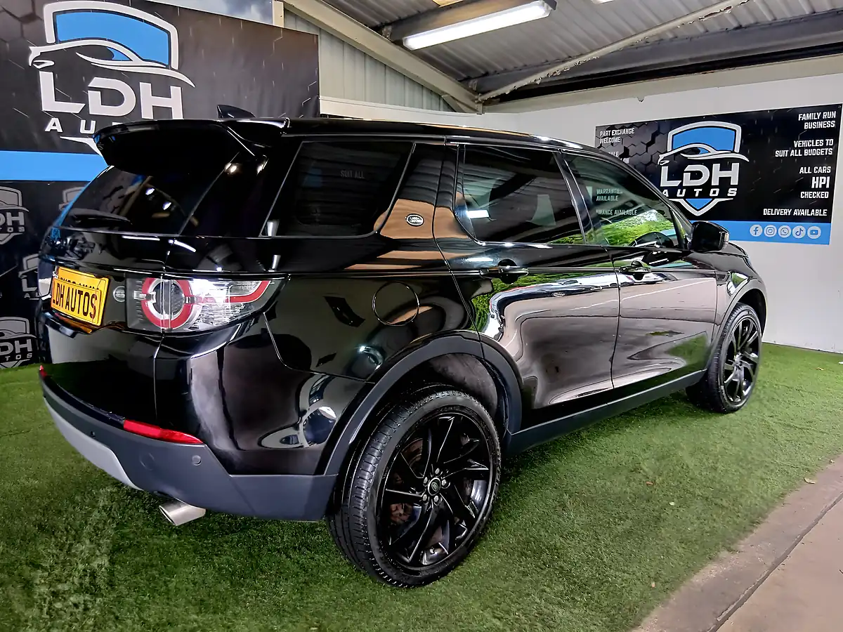 Used 2018 Land Rover Discovery Sport Hse Black - Interior and Exterior details 3