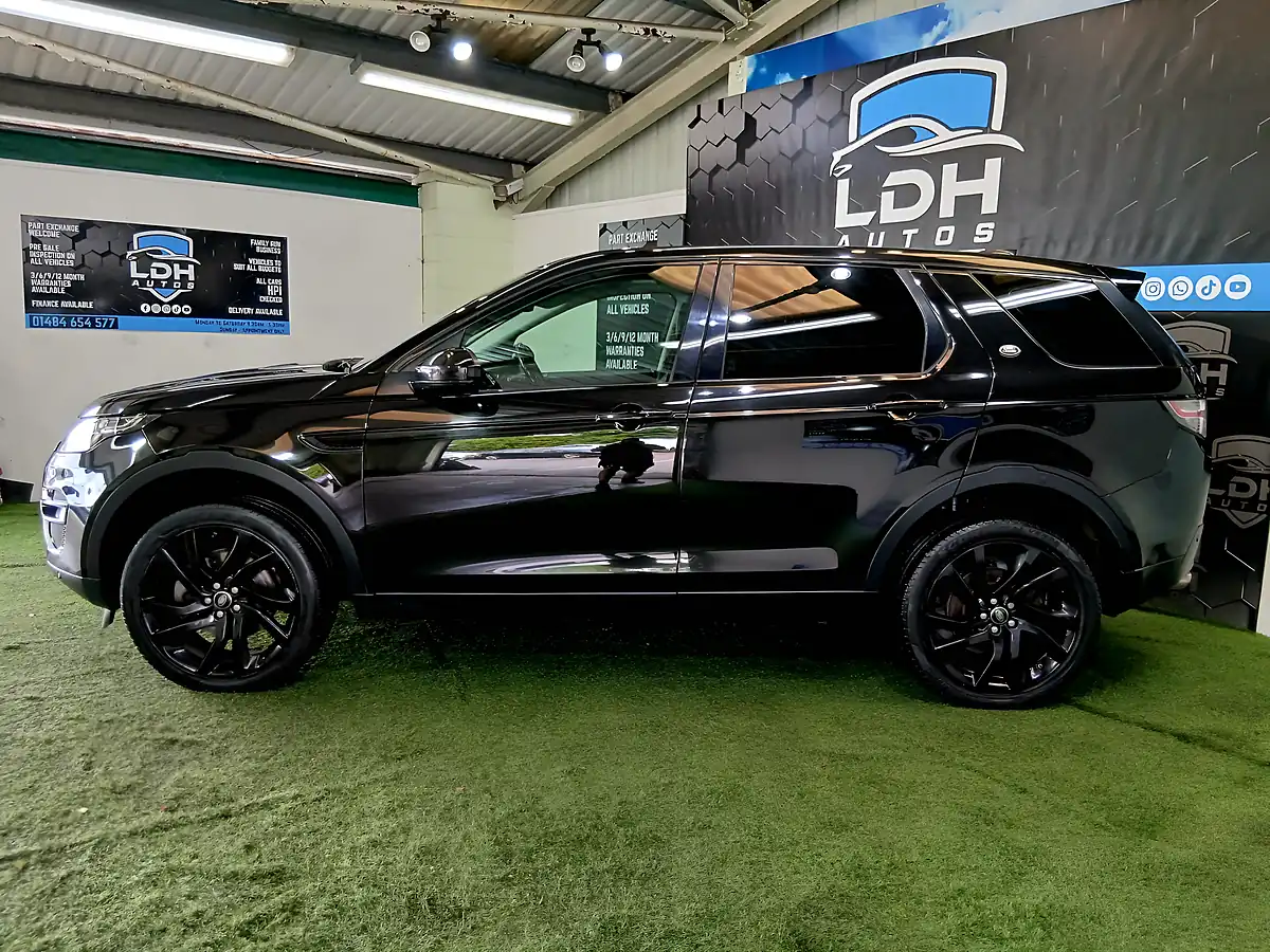 Used 2018 Land Rover Discovery Sport Hse Black - Interior and Exterior details 6