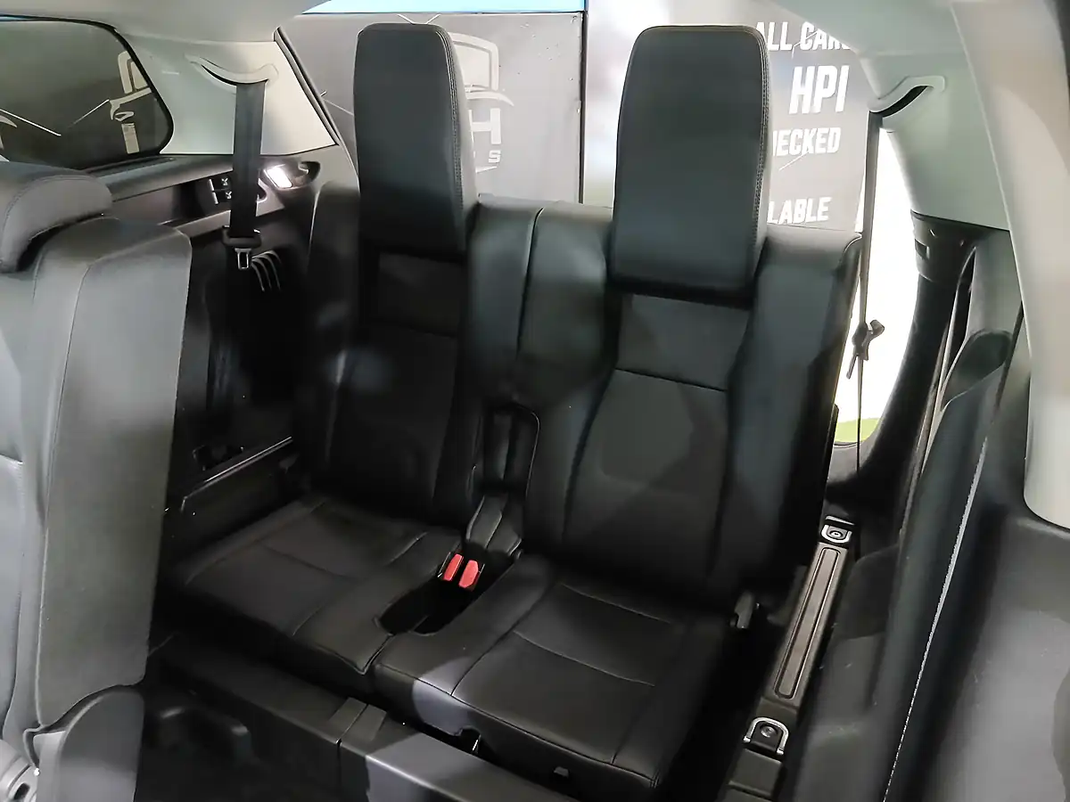 Used 2018 Land Rover Discovery Sport Hse Black - Interior and Exterior details 15