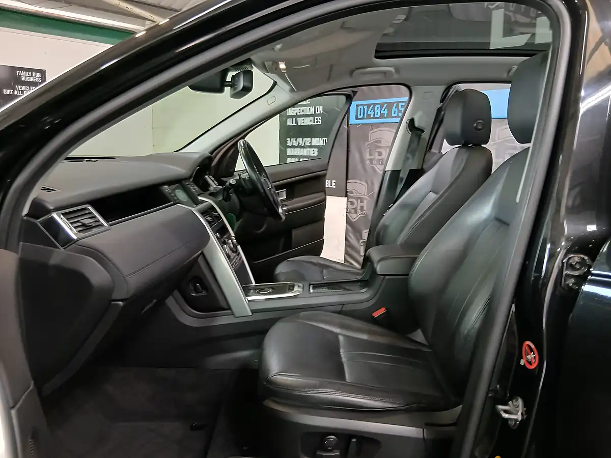 Used 2018 Land Rover Discovery Sport Hse Black - Interior and Exterior details 3