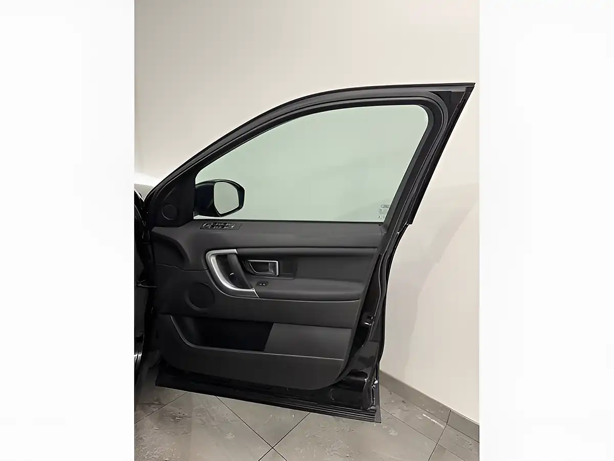 Used 2018 Land Rover Discovery Sport Hse Black - Interior and Exterior details 11