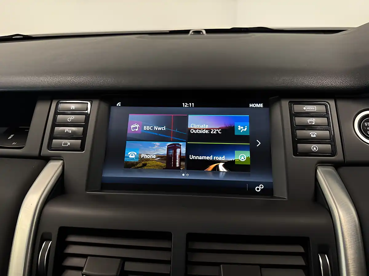 Used 2018 Land Rover Discovery Sport Hse Black - Interior and Exterior details 15