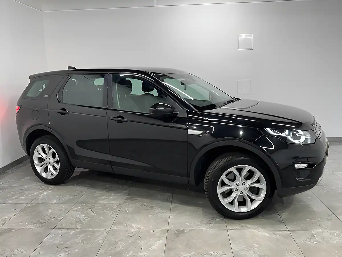 Used 2018 Land Rover Discovery Sport Hse Black - Interior and Exterior details 2