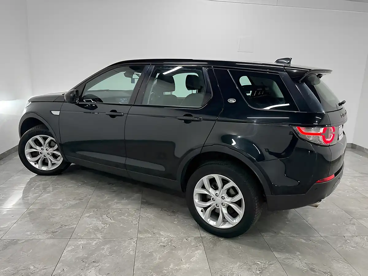 Used 2018 Land Rover Discovery Sport Hse Black - Interior and Exterior details 6