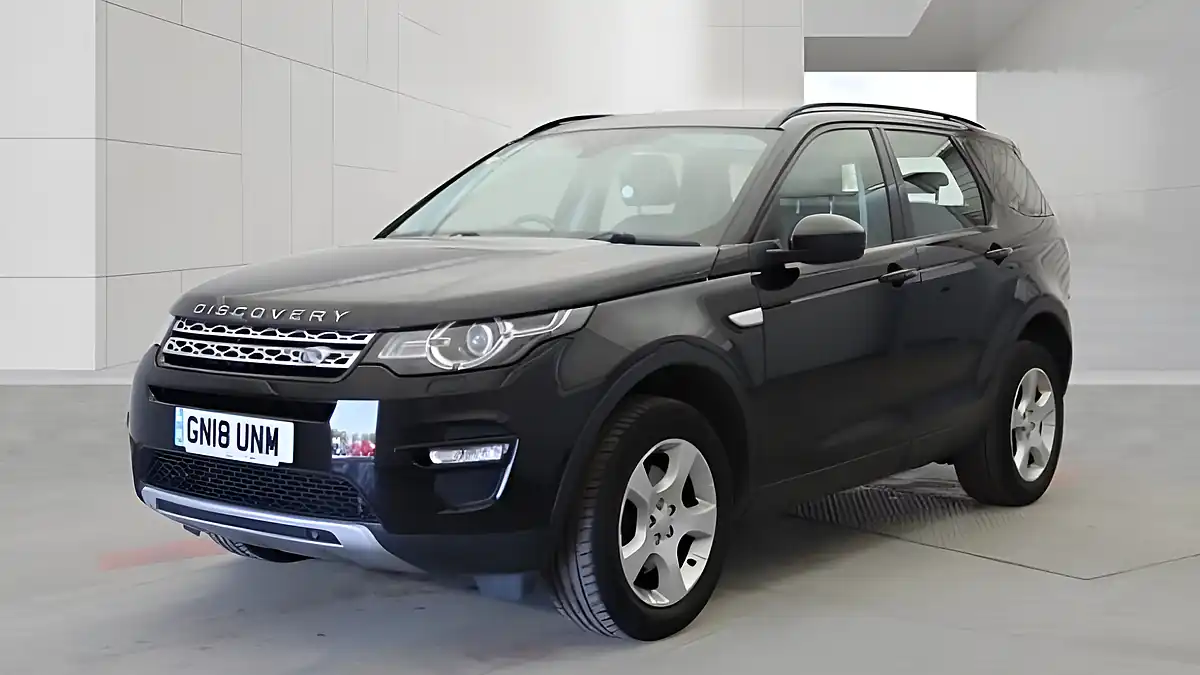 Used 2018 Land Rover Discovery Sport Hse Black - Front View