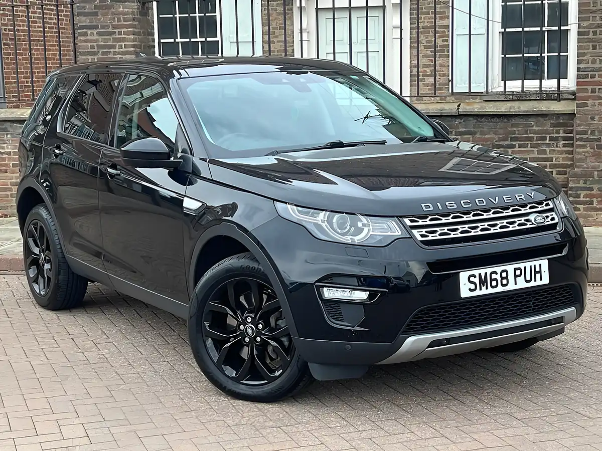 Used 2018 Land Rover Discovery Sport Hse Black - Front View