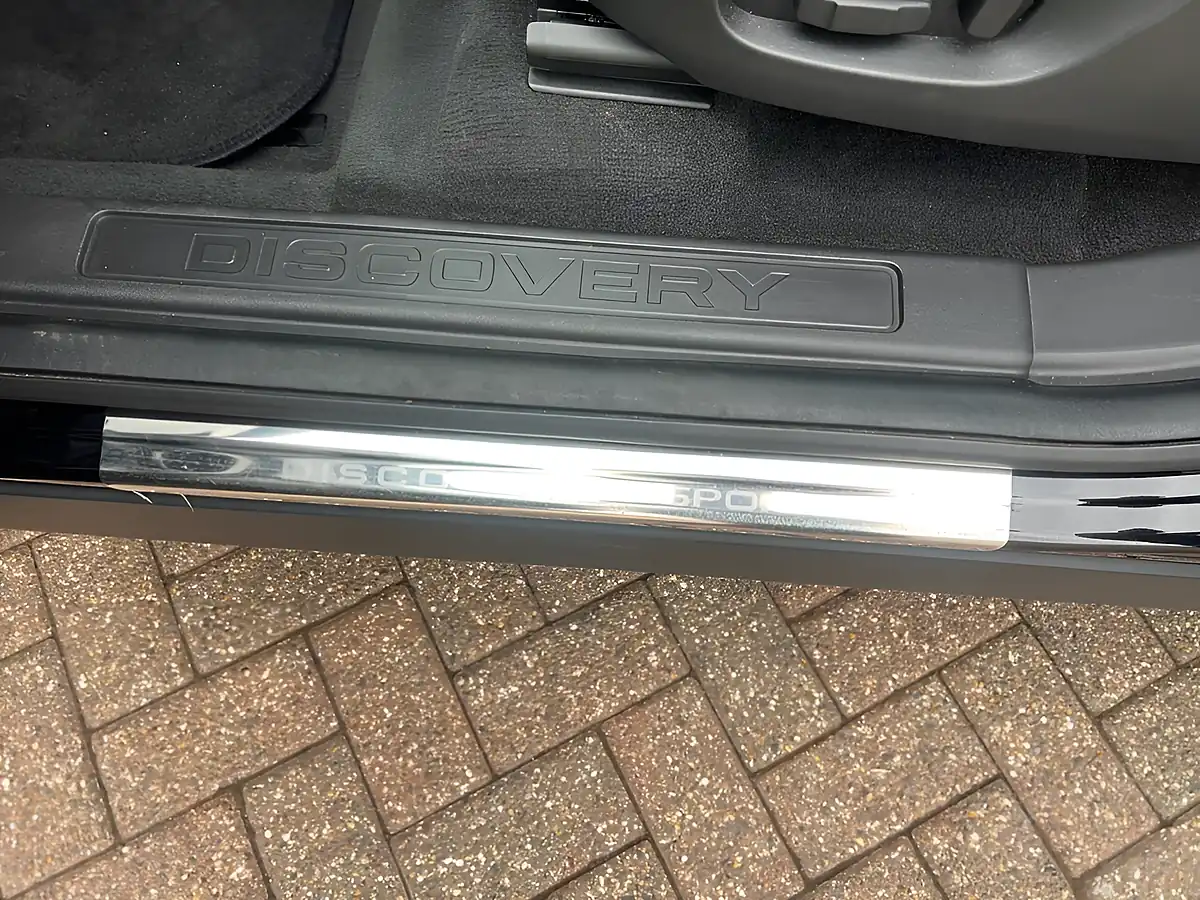 Used 2018 Land Rover Discovery Sport Hse Black - Interior and Exterior details 11