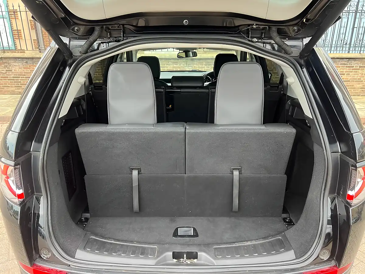 Used 2018 Land Rover Discovery Sport Hse Black - Interior and Exterior details 13