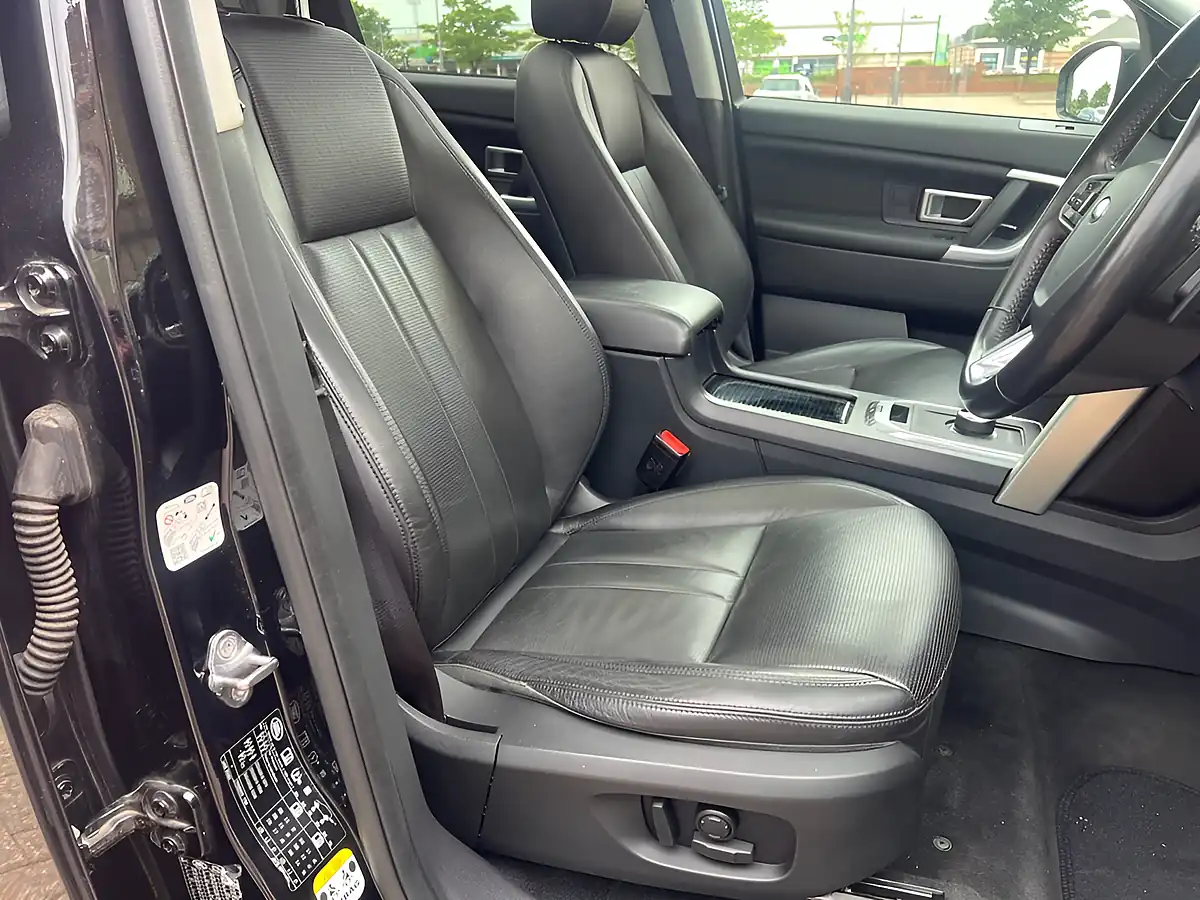 Used 2018 Land Rover Discovery Sport Hse Black - Interior and Exterior details 15