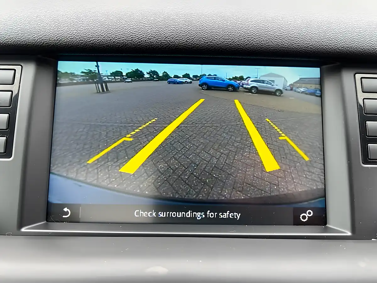 Used 2018 Land Rover Discovery Sport Hse Black - Interior and Exterior details 17