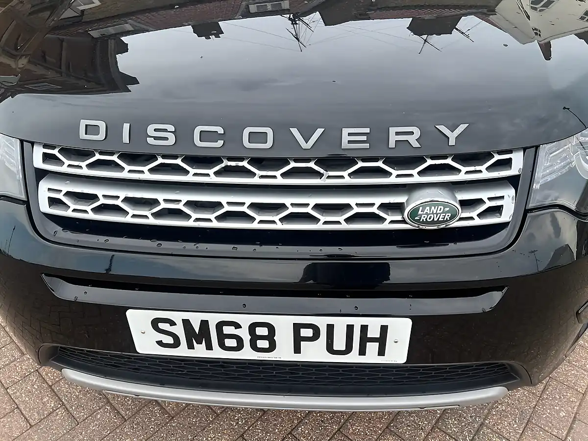 Used 2018 Land Rover Discovery Sport Hse Black - Interior and Exterior details 3