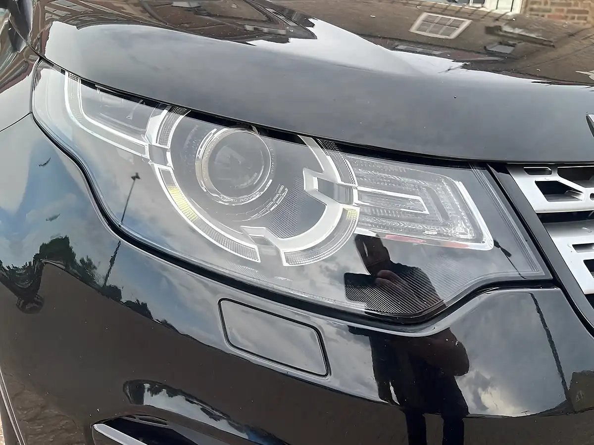 Used 2018 Land Rover Discovery Sport Hse Black - Interior and Exterior details 4