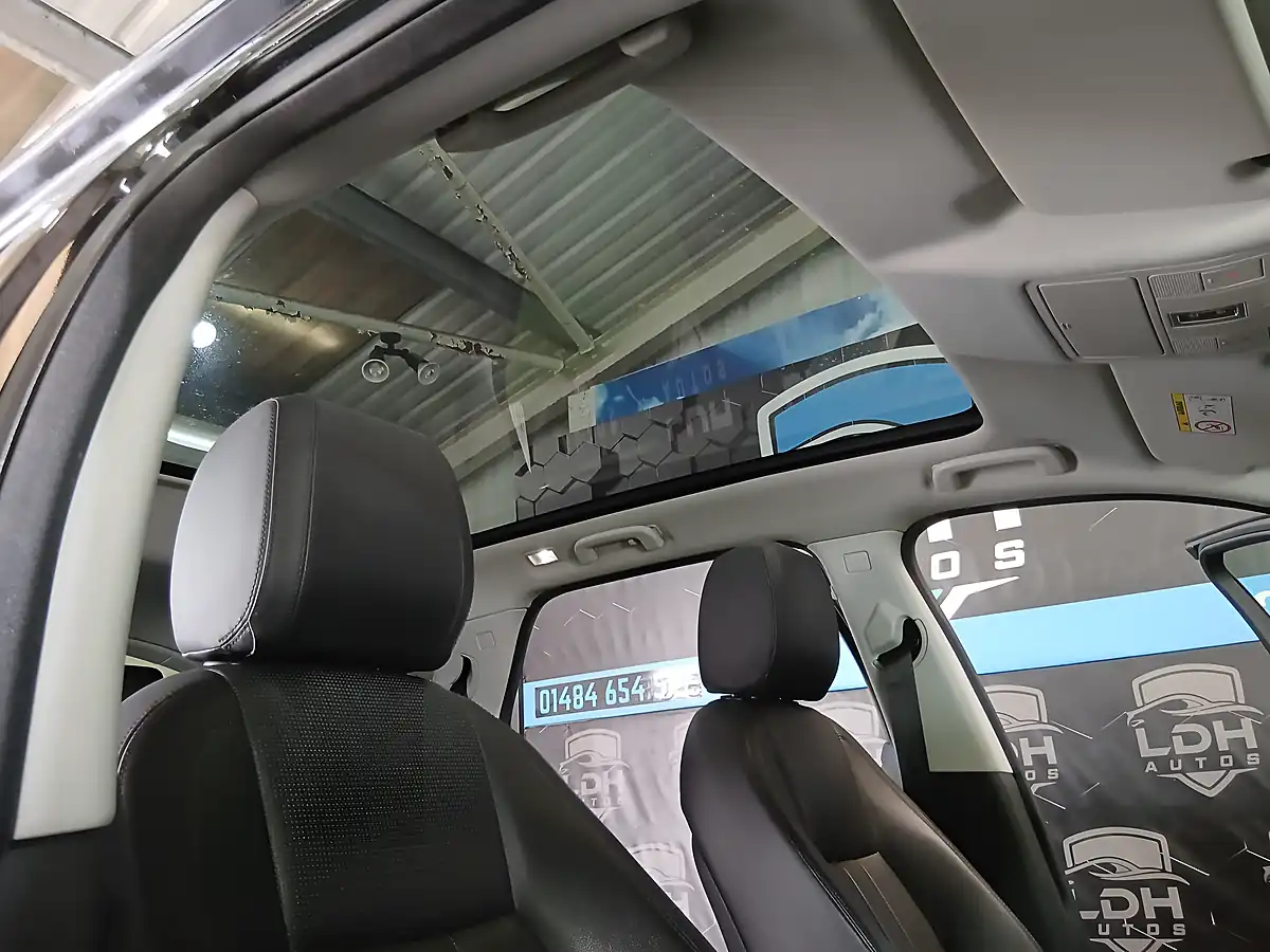 Used 2018 Land Rover Discovery Sport Hse Black - Interior and Exterior details 10