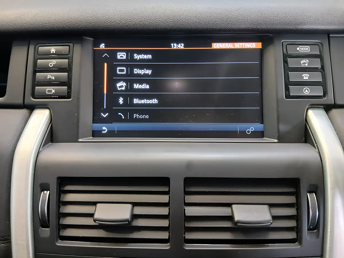 Used 2018 Land Rover Discovery Sport Hse Black - Interior and Exterior details 14