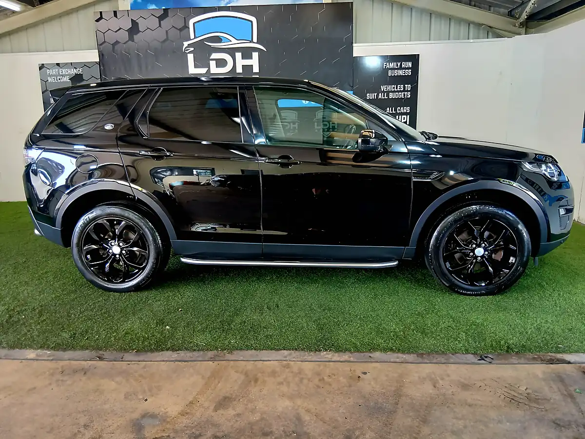 Used 2018 Land Rover Discovery Sport Hse Black - Interior and Exterior details 2