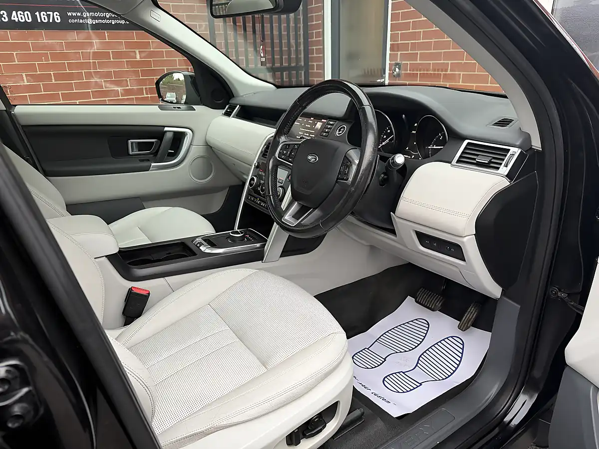 Used 2018 Land Rover Discovery Sport Hse Black - Interior and Exterior details 12