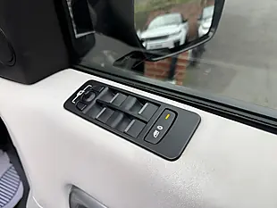 Used 2018 Land Rover Discovery Sport Hse Black - Interior and Exterior details 13