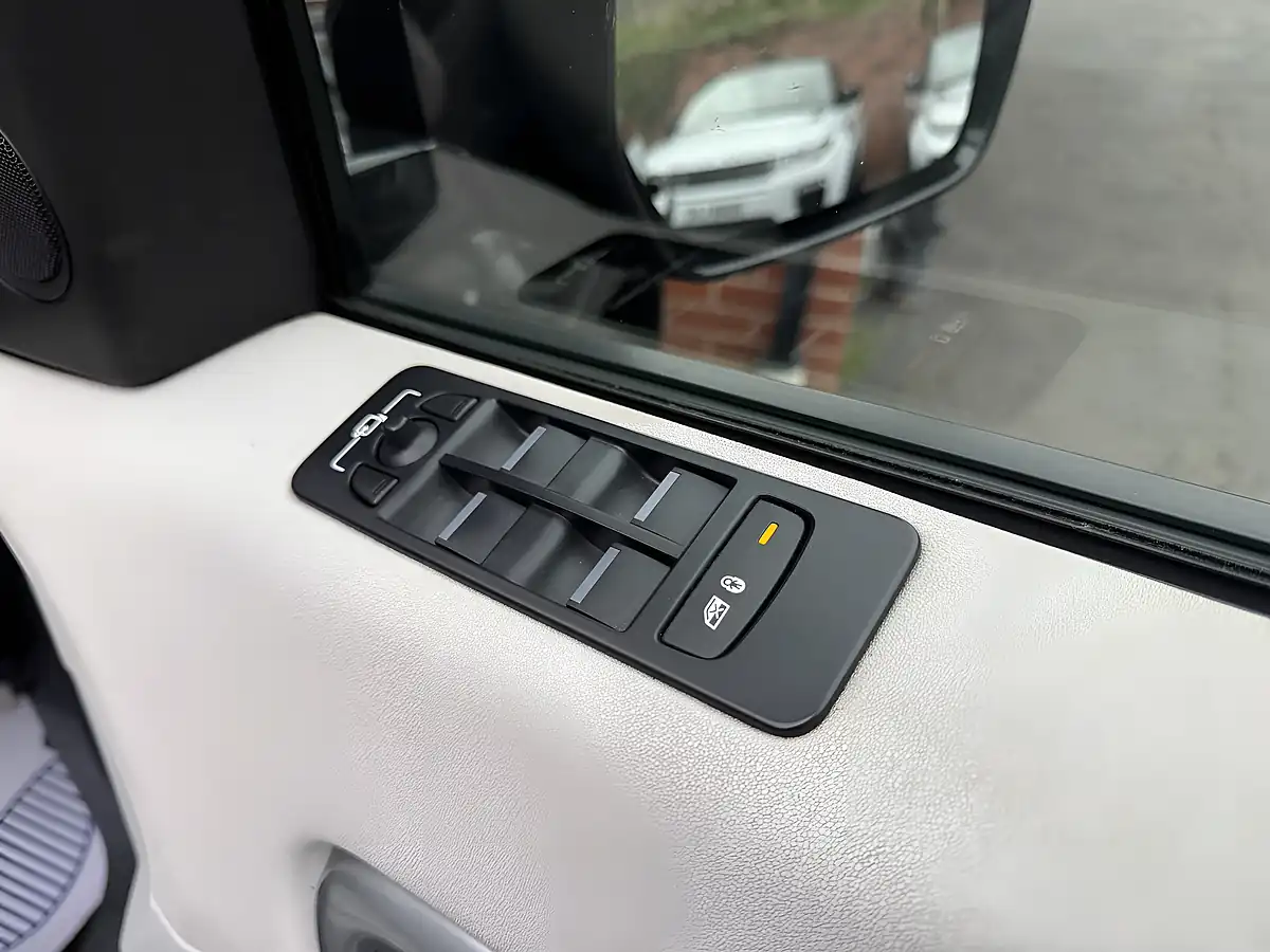 Used 2018 Land Rover Discovery Sport Hse Black - Interior and Exterior details 13