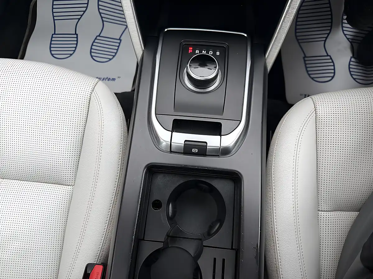 Used 2018 Land Rover Discovery Sport Hse Black - Interior and Exterior details 18