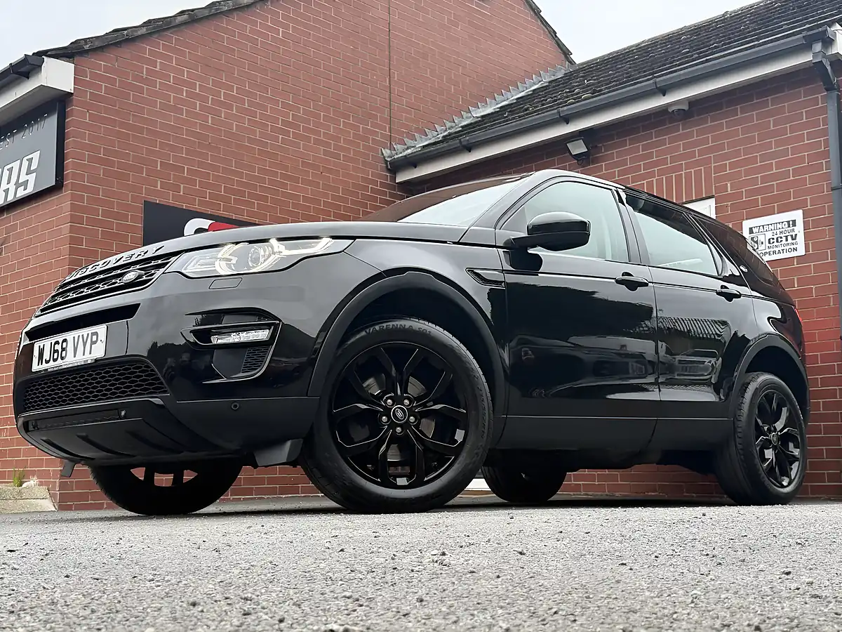 Used 2018 Land Rover Discovery Sport Hse Black - Interior and Exterior details 6