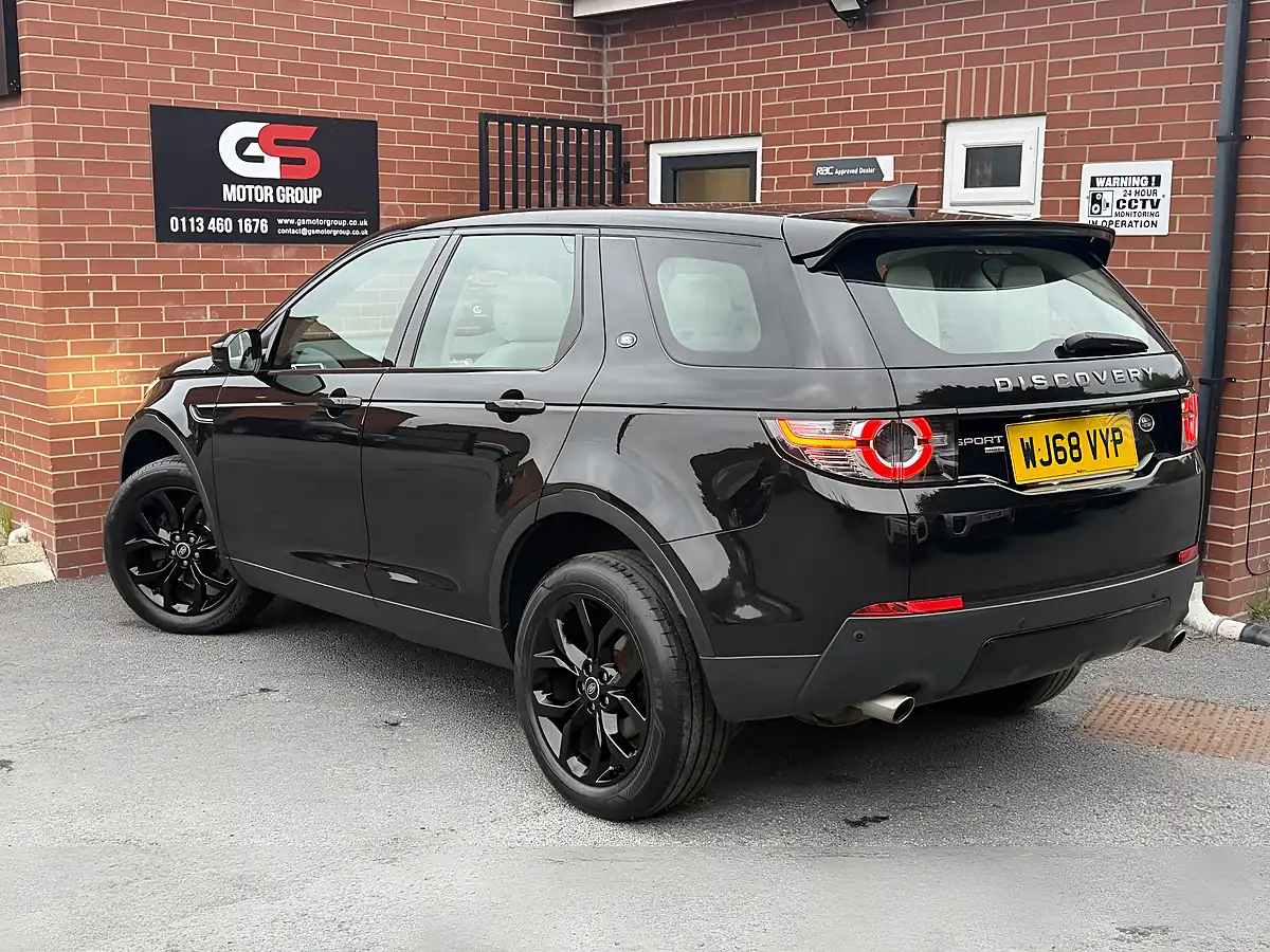 Used 2018 Land Rover Discovery Sport Hse Black - Interior and Exterior details 7