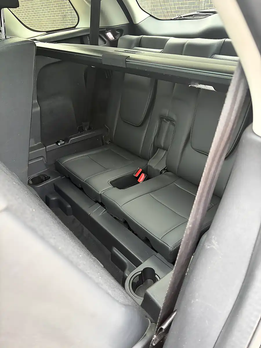 Used 2018 Land Rover Discovery Sport Hse Black - Interior and Exterior details 10
