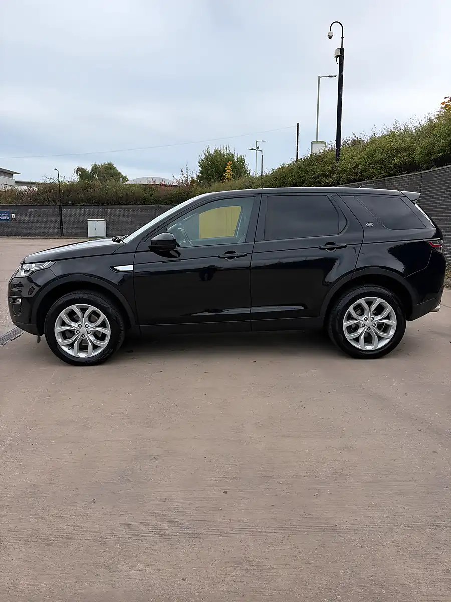 Used 2018 Land Rover Discovery Sport Hse Black - Interior and Exterior details 2