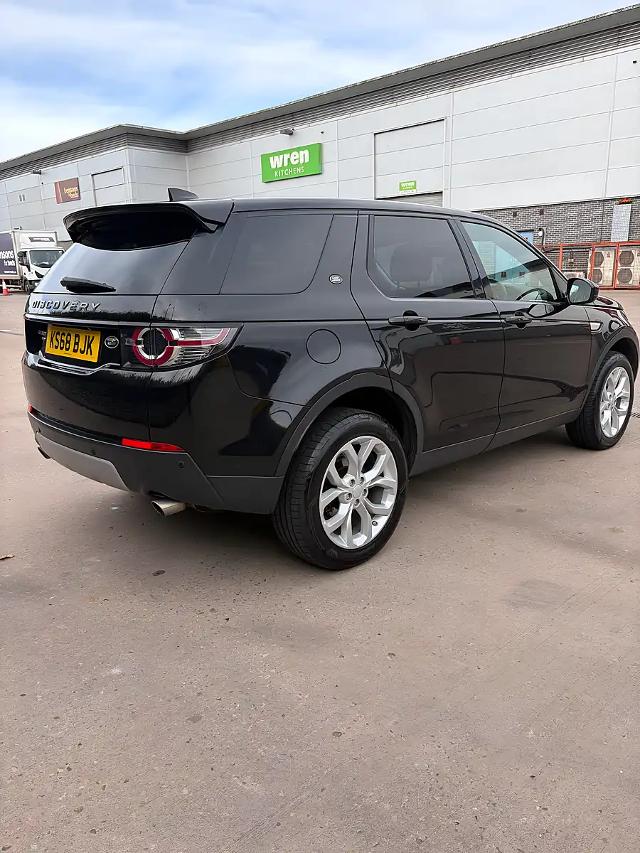 Used 2018 Land Rover Discovery Sport Hse Black - Interior and Exterior details 5
