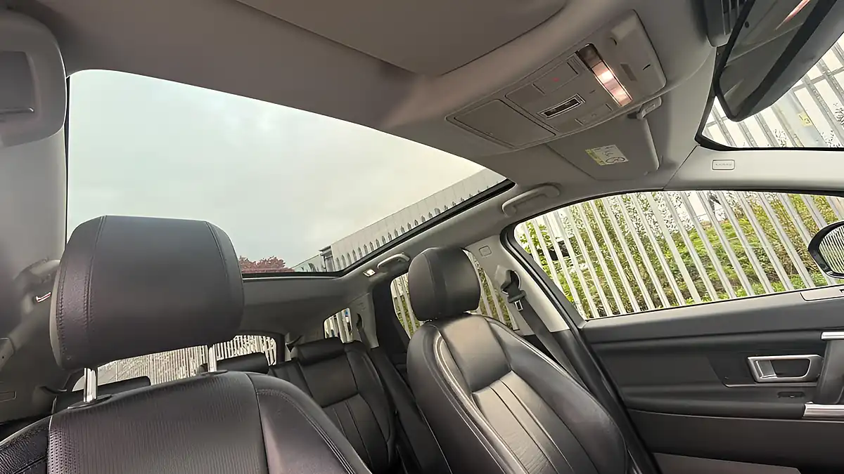 Used 2018 Land Rover Discovery Sport Hse Black - Interior and Exterior details 12