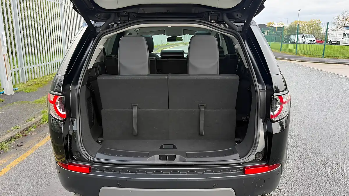 Used 2018 Land Rover Discovery Sport Hse Black - Interior and Exterior details 7