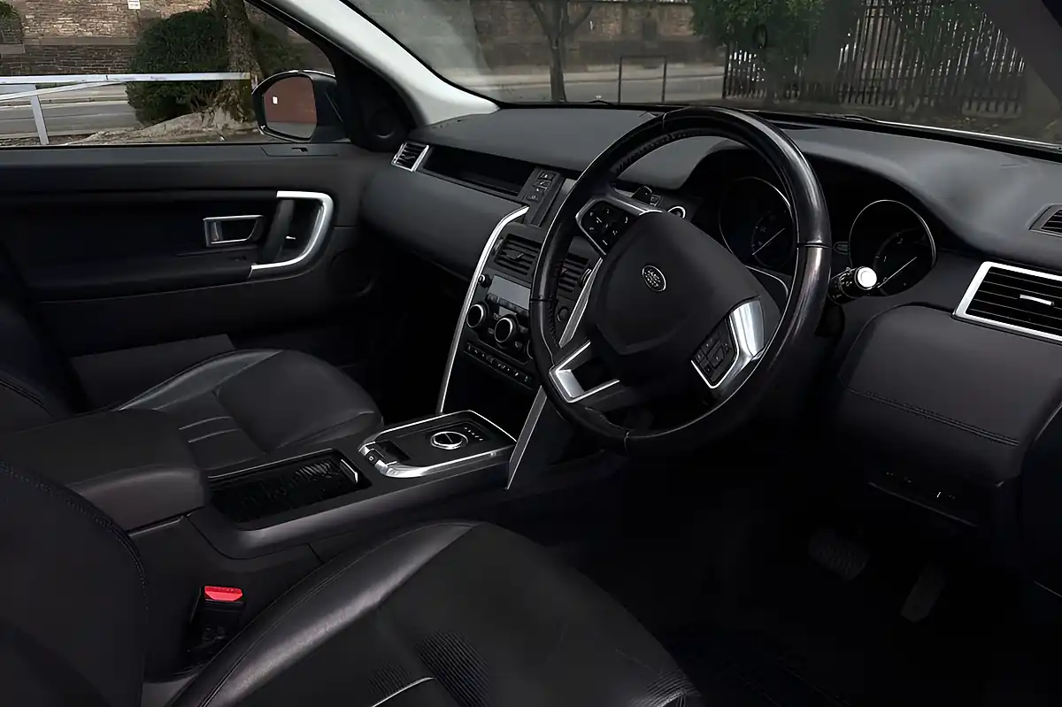 Used 2018 Land Rover Discovery Sport Hse Black White - Interior and Exterior details 10