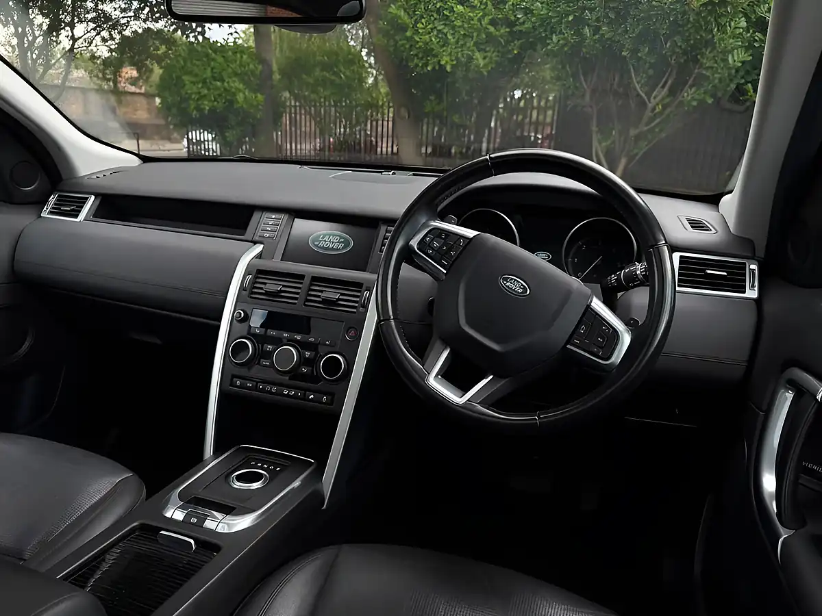 Used 2018 Land Rover Discovery Sport Hse Black White - Interior and Exterior details 12