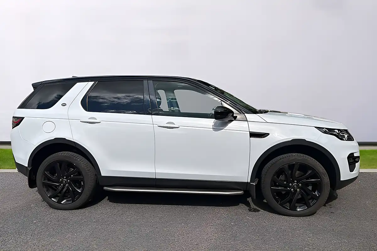 Used 2018 Land Rover Discovery Sport Hse Black White - Interior and Exterior details 8